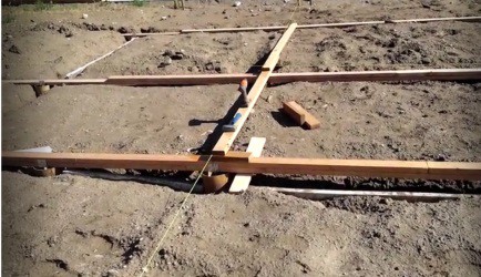 Framing over greenhouse footings
